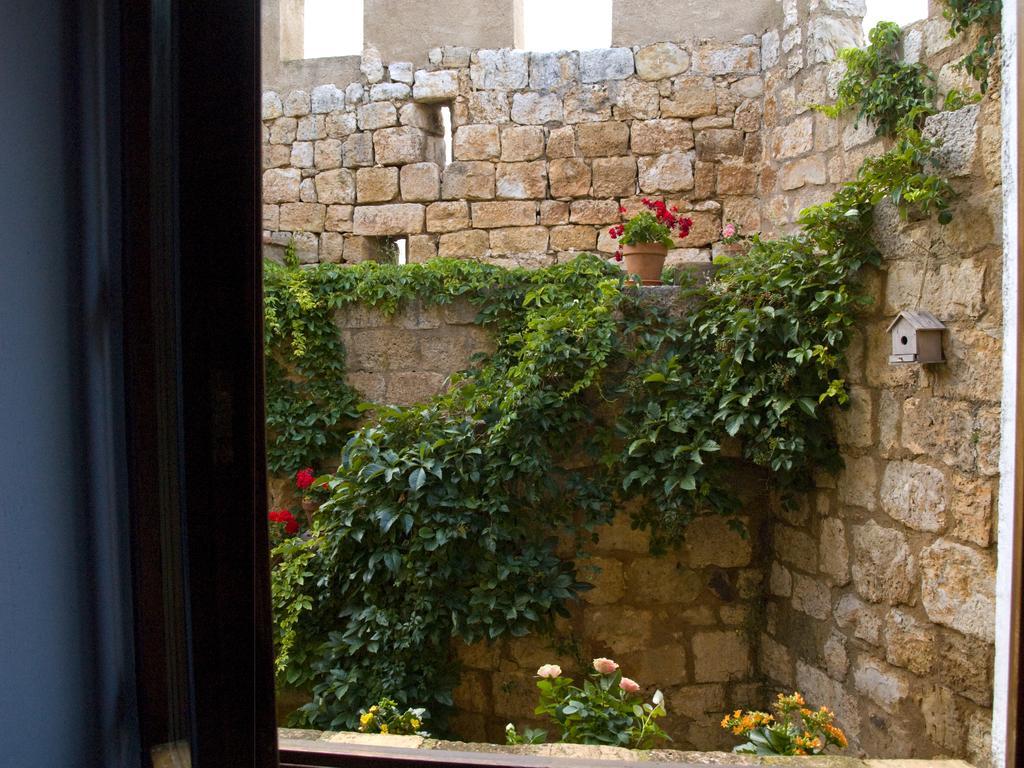 Castillo De Grisel المظهر الخارجي الصورة