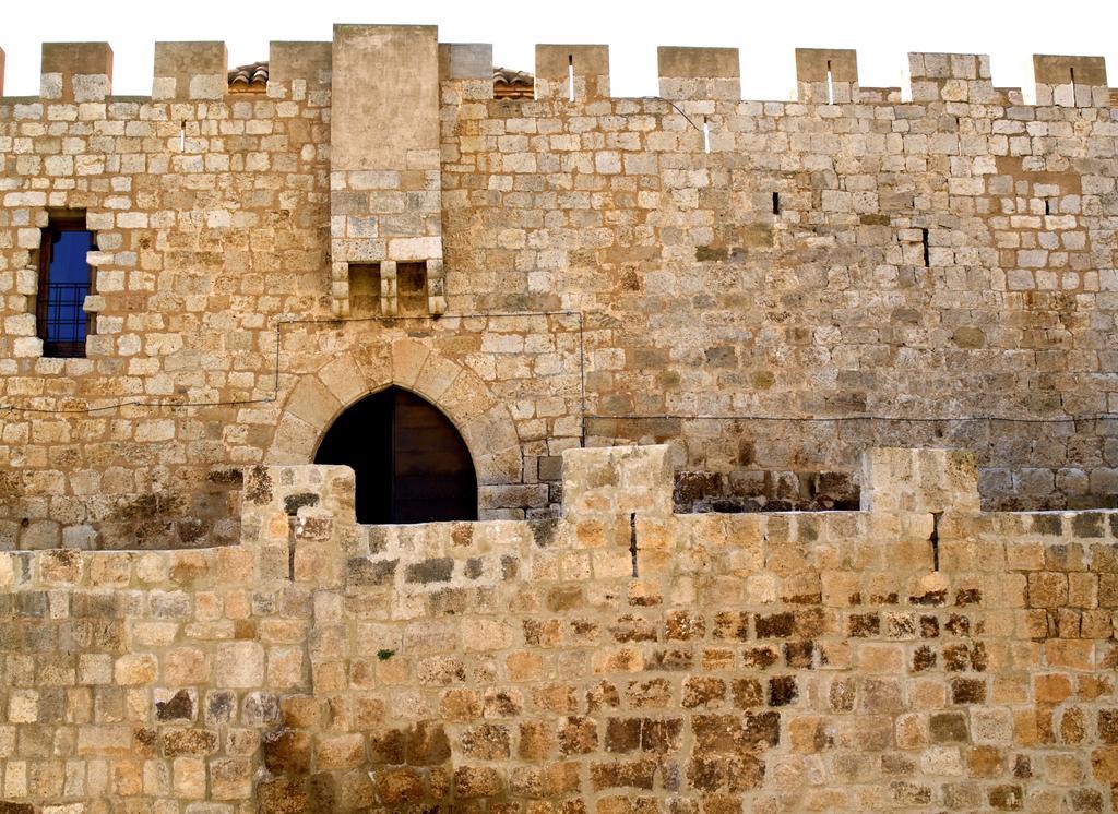 Castillo De Grisel المظهر الخارجي الصورة